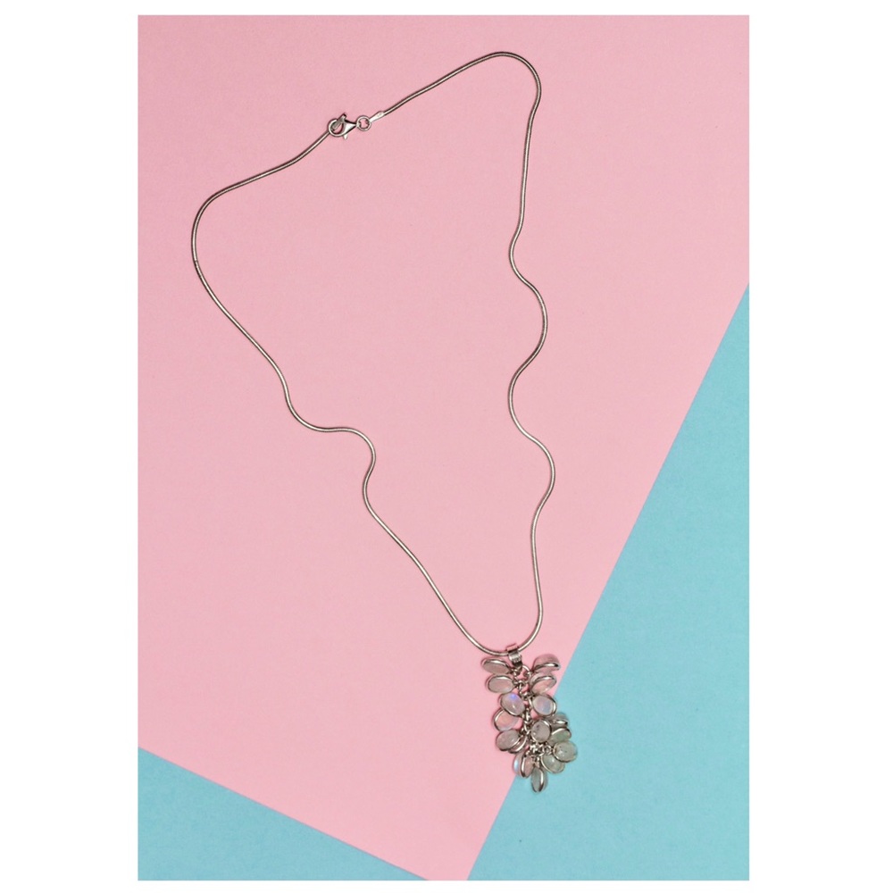 Sterling silver necklace with 🌝 stone pendant
